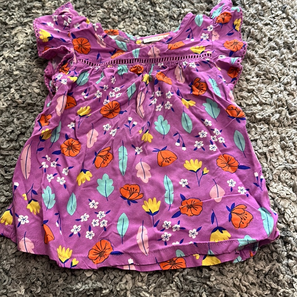 Cat and jack ruffle sleeve tee 4t